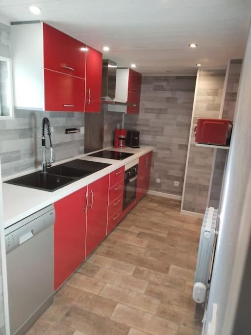 Charmant Appartement Cosy ซิลิสตาต์ ภายนอก รูปภาพ