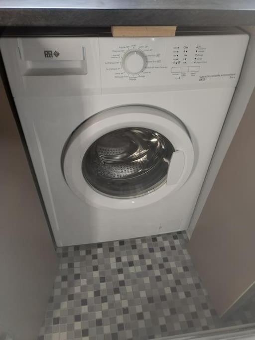 Charmant Appartement Cosy ซิลิสตาต์ ภายนอก รูปภาพ