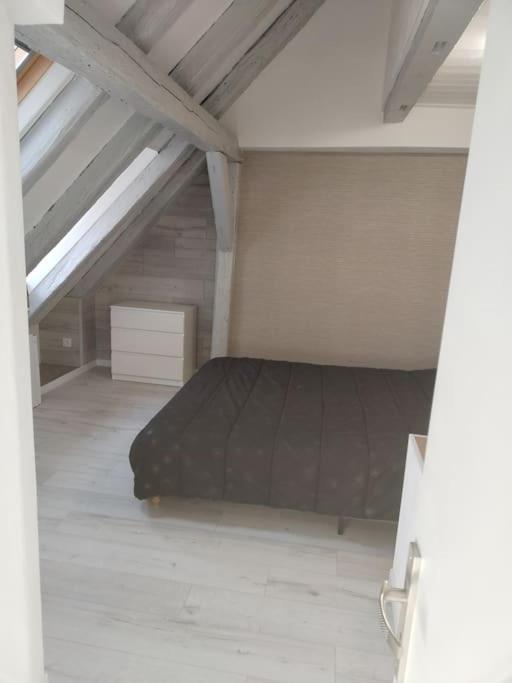 Charmant Appartement Cosy ซิลิสตาต์ ภายนอก รูปภาพ