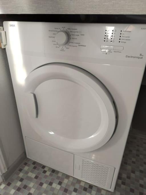 Charmant Appartement Cosy ซิลิสตาต์ ภายนอก รูปภาพ