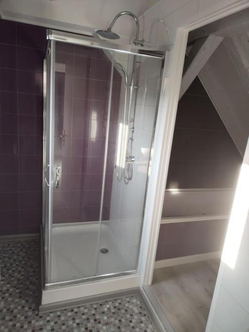 Charmant Appartement Cosy ซิลิสตาต์ ภายนอก รูปภาพ